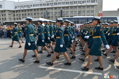 До 2028 года пенсионный возраст для женщин закрепят на уровне 61 года -  новости Kapital.kz