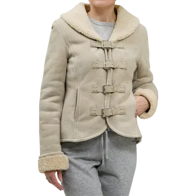 EtnaFurs (шубы,жилеты,парки) в Instagram: «Женская дубленка – это  универсальная и стильная верхняя одежда, которая прекрасно подход… |  Clothes, Clothes design, Coat