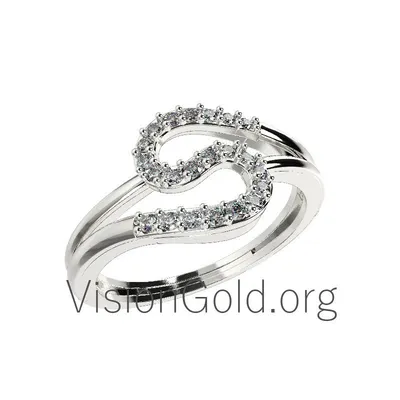 Обручальные кольца золотые с бриллиантами в женском кольце на заказ или  купить в интернет магазине в Москве, заказать в ювелирной мастерской
