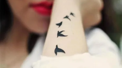 Маленькие татуировки с содержанием для девушек: интересные идеи (фото) –  Женский журнал Modista