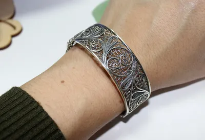 ᐉ Серебряные браслеты – Купить браслет на руку из серебра в Украине в  ювелирном магазине AURUM