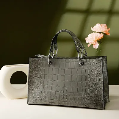 Женская сумка-шоппер из натуральной кожи коричневая A0142 купить в  интернет-магазине Divalli