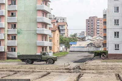 Один день из жизни двух юных беженок из Северной Кореи