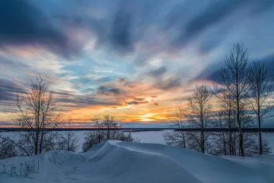 Вечернее зимнее небо со светлыми облаками Stock Photo | Adobe Stock