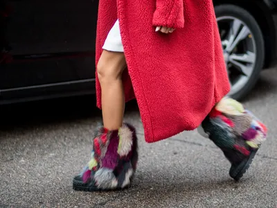 Зимняя мода в полном разгаре, а наше зимнее пальто – настоящий must-have!  ❄️ Элегантный жилет и изысканные детали в виде карманов из норки… |  Instagram