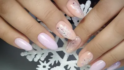 Голубой маникюр: 100 фото с модными идеями | Holiday nail art, Christmas  nails, Winter nails