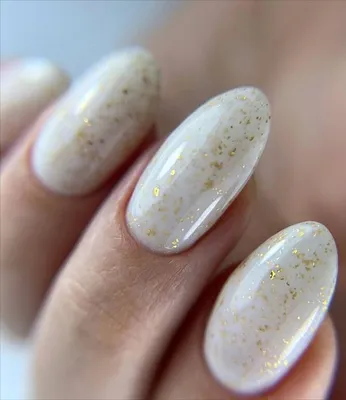 Золото на ногтях: 18 фото идей, как сделать дорогой и статусный маникюр |  Nails, Fashion nails, Stylish nails art