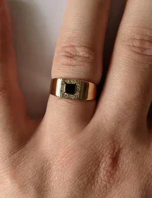 Мужское кольцо из платины 950 пробы и золота 750 пробы Купить в Москве