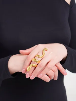 Золотое кольцо на весь палец - 71 фото