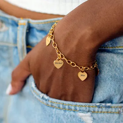 Купить Персонализированный браслет с гравировкой имени на заказ, цепочка из  нержавеющей стали, 1-5 имен, золотые браслеты с подвесками в форме сердца  для женщин, ювелирные изделия | Joom