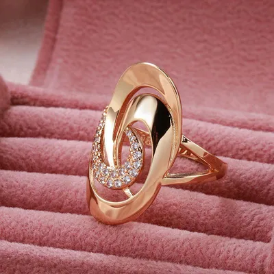 Необычное помолвочное кольцо с бриллиантом. Изготовление на заказ в  мастерской \"Ювелирная коллекция\".