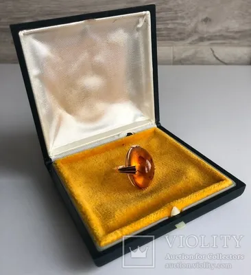 Купить классическое золотое кольцо с искрящимся коньячным янтарем \"корона  люкс\"