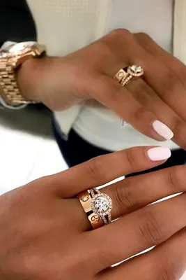 Свадебные кольца из белого золота с одним камнем в женском кольце : купить  в Киеве. Цена в интернет-магазине SkyGold