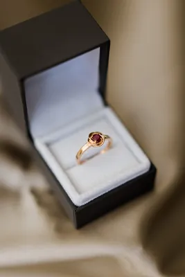 Золотые кольца: топ-5 популярных моделей - купить золотое кольцо, ювелирные  украшения, золото, кольцо, кольцо с бриллиантом, обручальное кольцо,  женское кольцо, каталог Славия