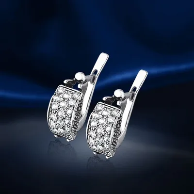 Классические серьги с Swarovski Zirconia. Купить сережки стиль классика с  кристаллами Сваровски в Киеве, Харькове, Одессе, Украине. Серьги белое,  красное, желтое золото | Каталог магазина «Укрзолото»