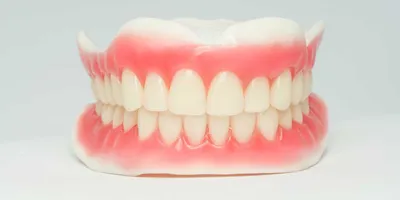Зубные протезы на присосках в Москве – цены, отзывы на установку в  стоматологических клиниках Зуб.ру